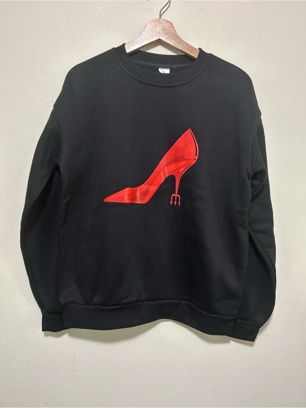 Black Classic pullover